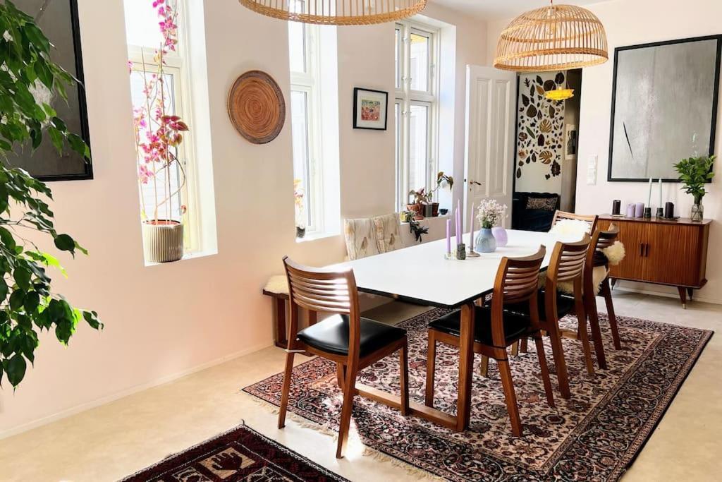 Spacious Historical Art Oasis In The City Center Bergen Ngoại thất bức ảnh